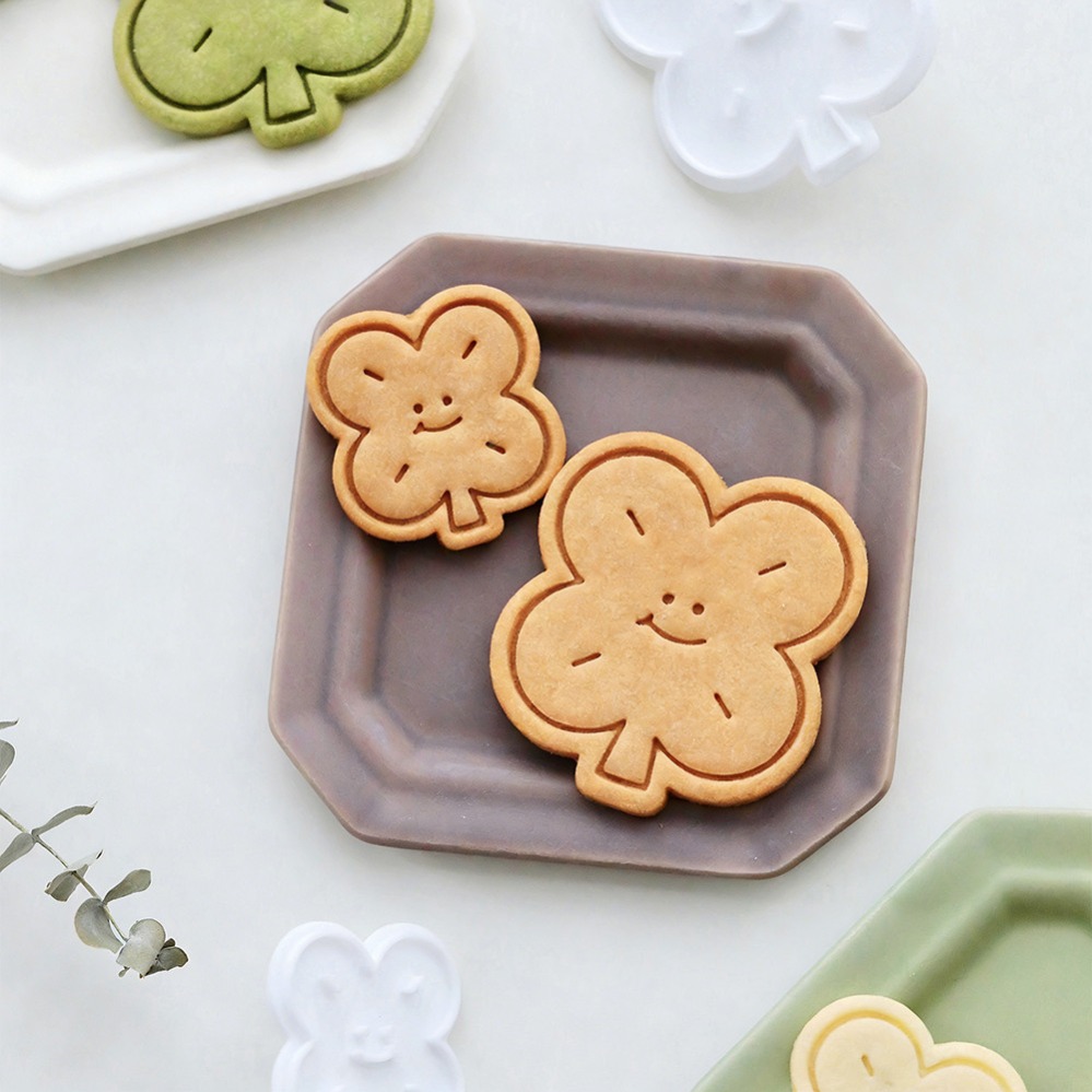 Lucky Four-Leaf Clover Cookie  - огляд і ціна Kitchen Appliances For Baking