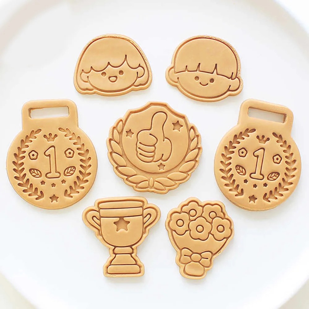 Medals Trophies Cookie Cutters - огляд і ціна Kitchen Baking Supplies